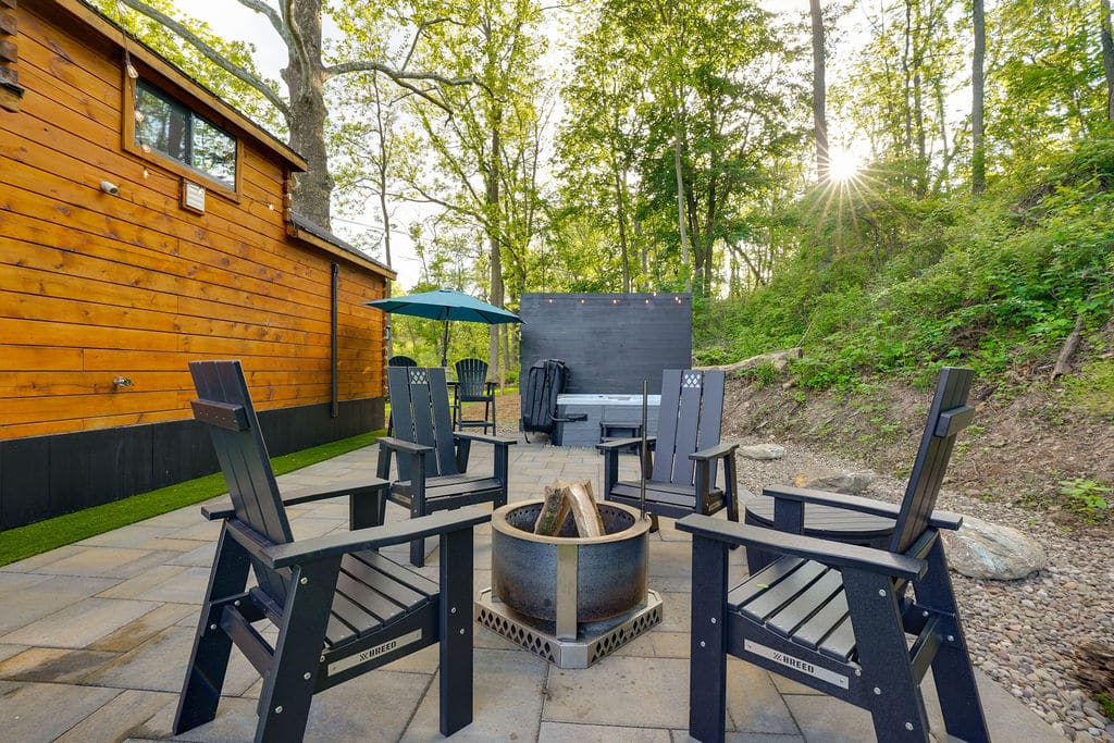 Aspen Park Model Home in Herndon PA with fireplace