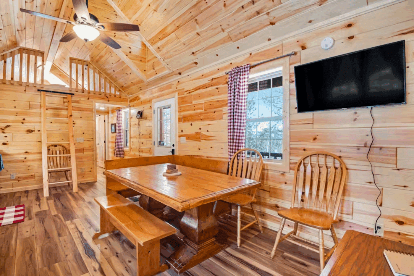 dining area of log cabin built by zook cabins in Florrisant CO