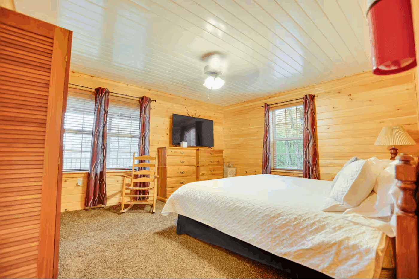 bedroom 1 in mountaineer deluxe in warforsdburg pa built and designed by Psy Homes