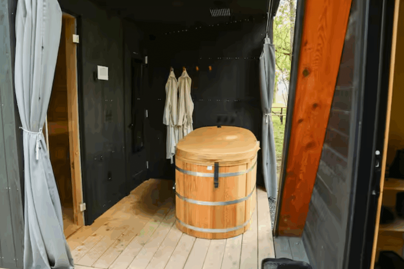 outdoor hospitality area of Vista Pod in Bellefonte Pa