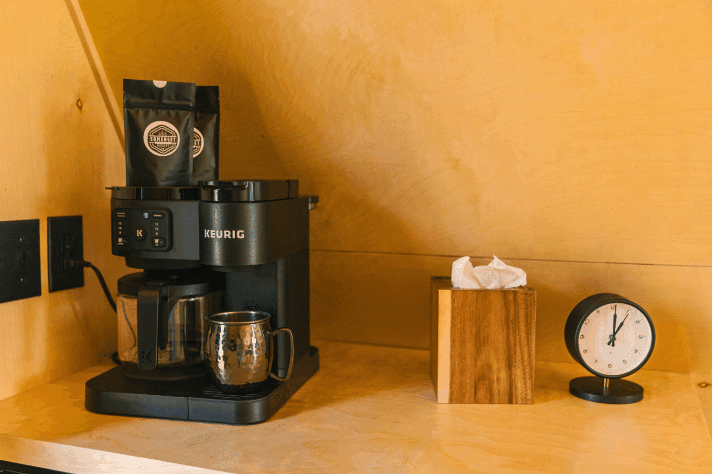 coffee station of Psy Homes Vista glamping pod in friedens pa