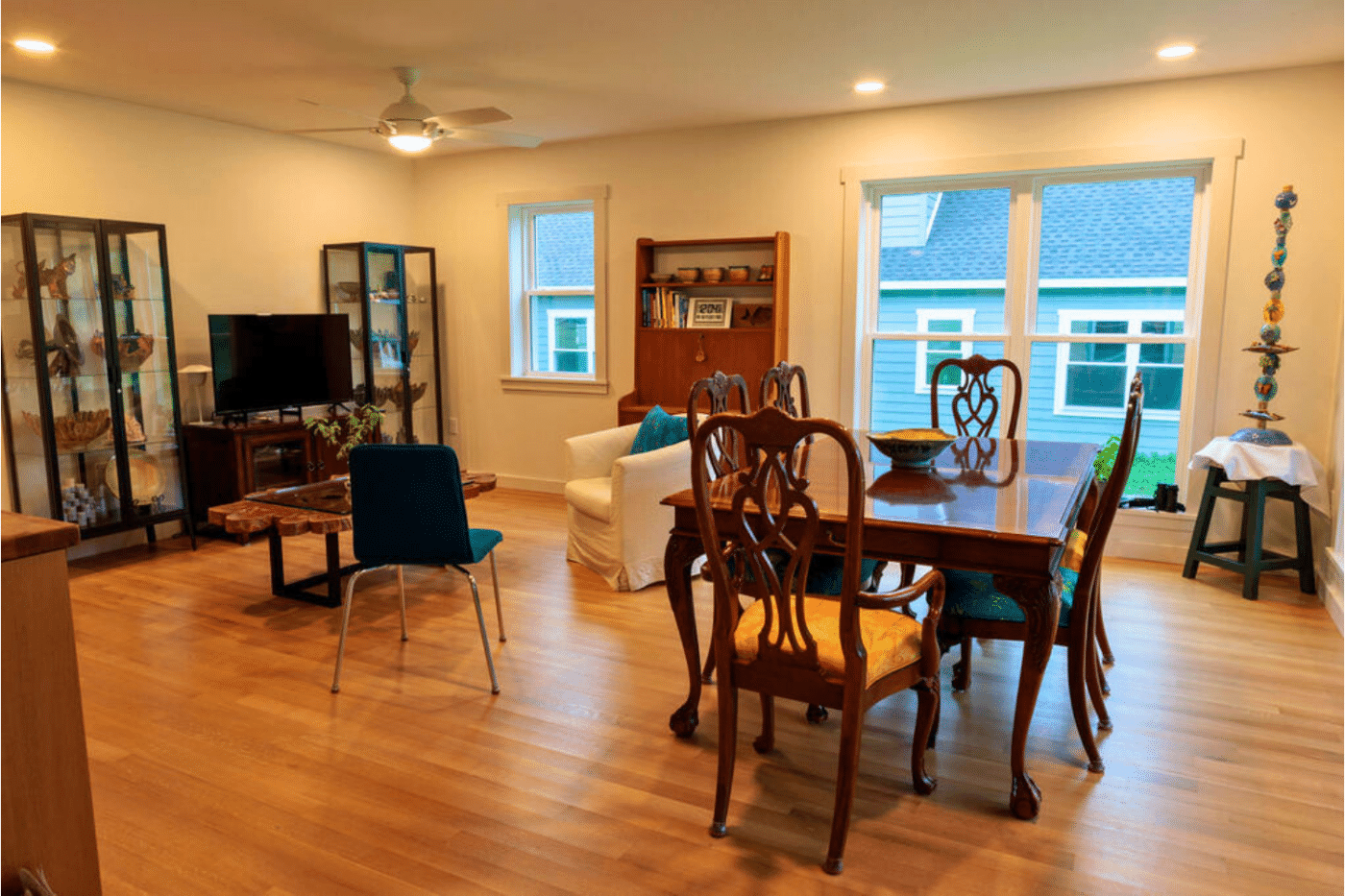 Tarn Living and Dining Room