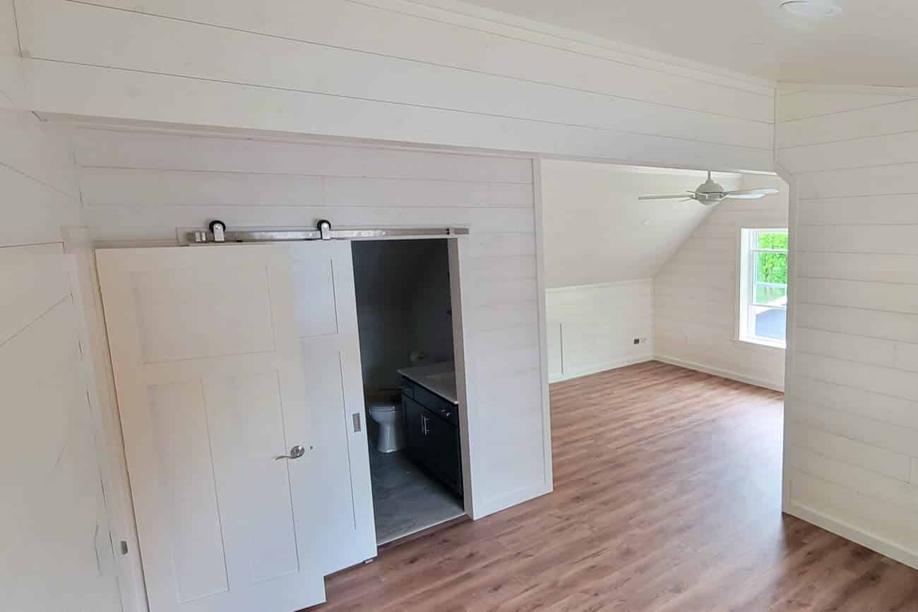 The Tarn Large Modern Cabin Interior