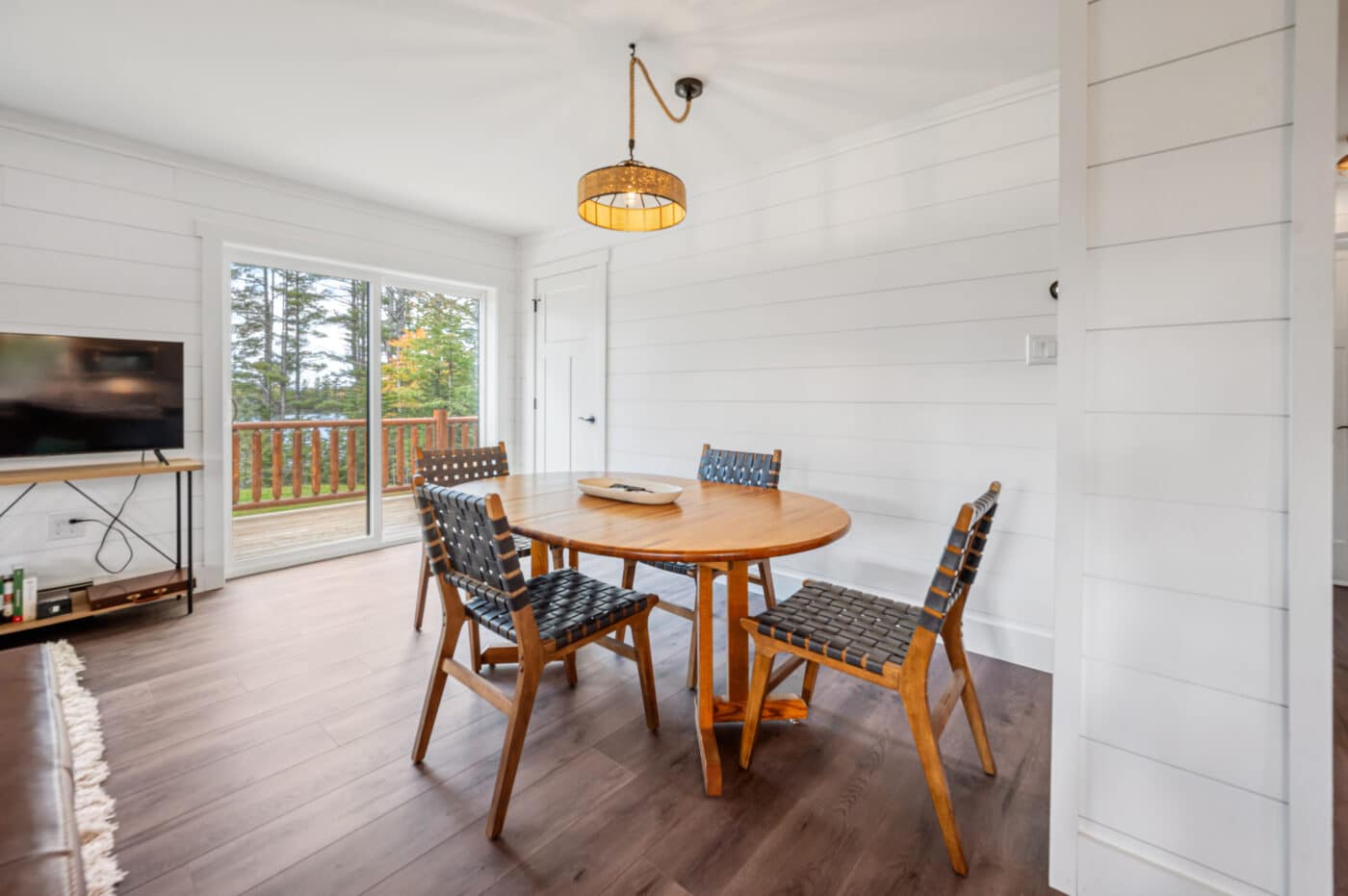 28x40 Avon in Whitefield NH dining room