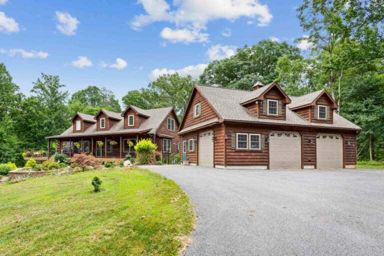 Log cabin garage