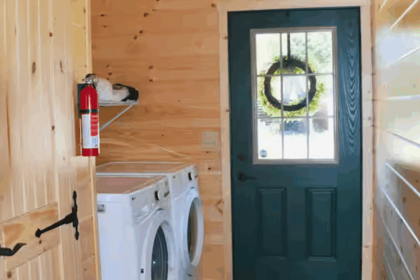 Mountaineer Deluxe in Sarnac Lake New York with private mudroom