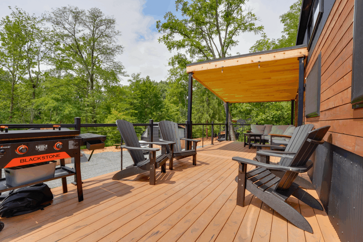 outdoor hospitality area of Cascade park model tiny home in alexandria pa