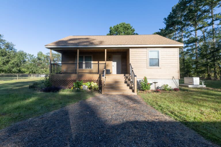 Frontier Log cabin in Tallahassee FL 3