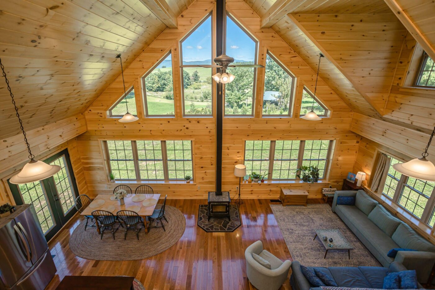 chalet log cabin in Maine