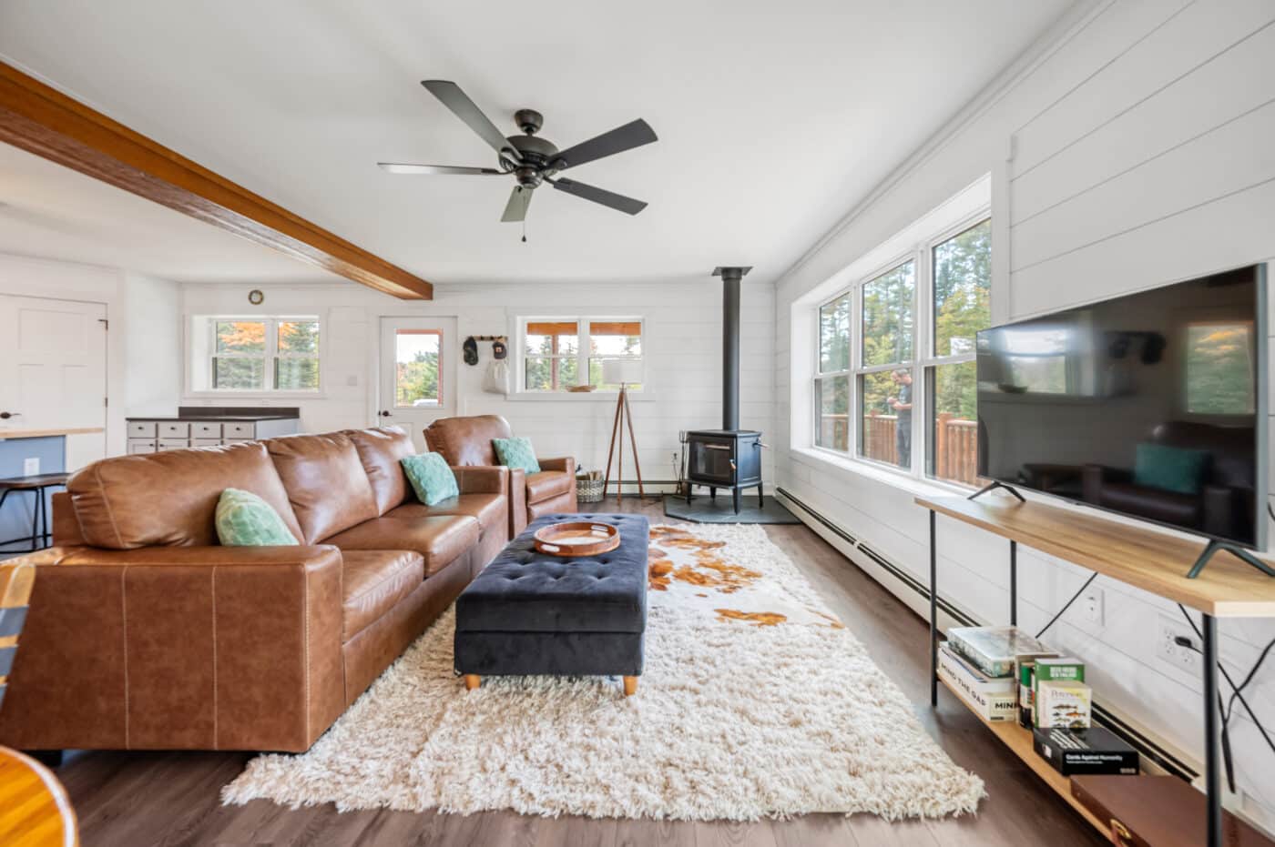 28x40 Avon in Whitefield NH living room