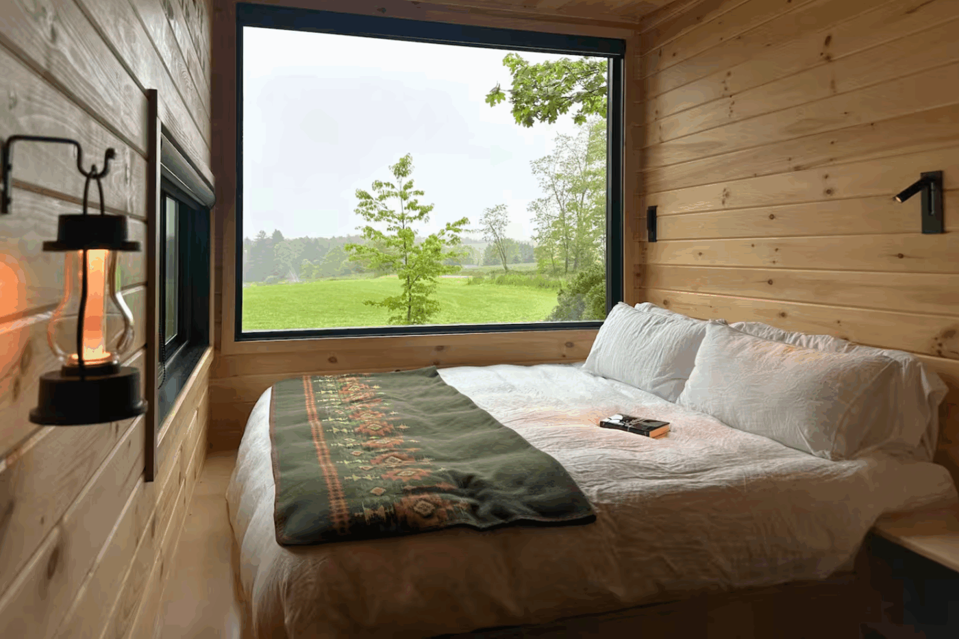Modern Cabins that focus on small space optimization