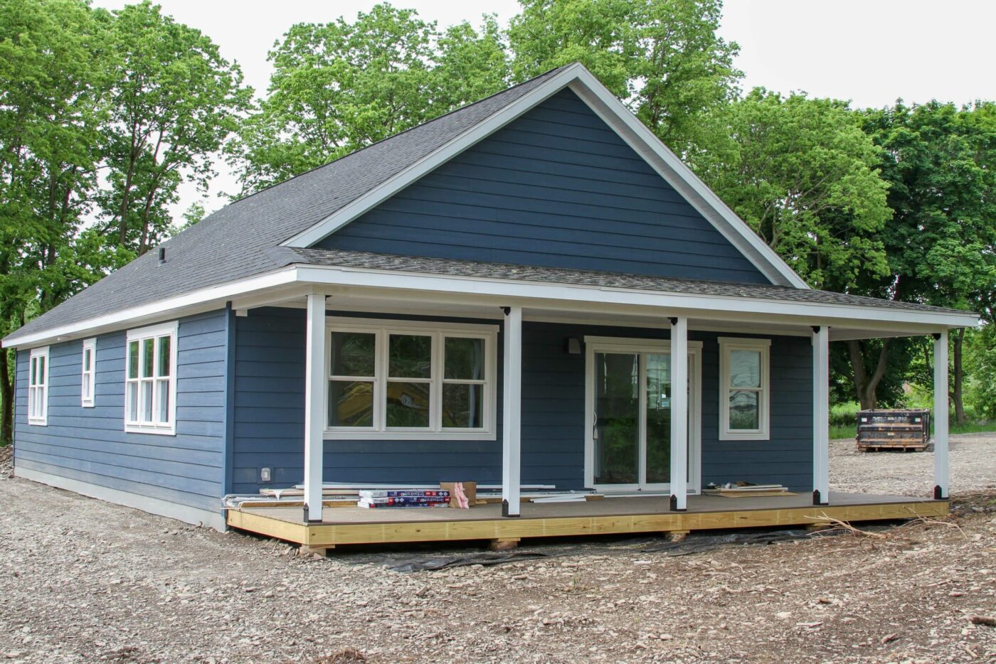 tarn modern cabin in West Virginia