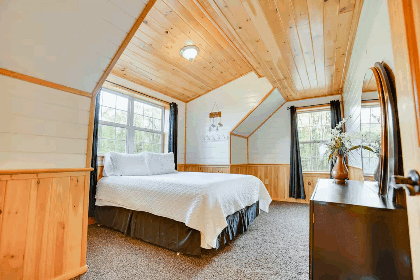 bedroom 4 in customer finished mountaineer Deluxe in finished lofted area built and designe dby Psy Homes sin Warfordsburg Pa