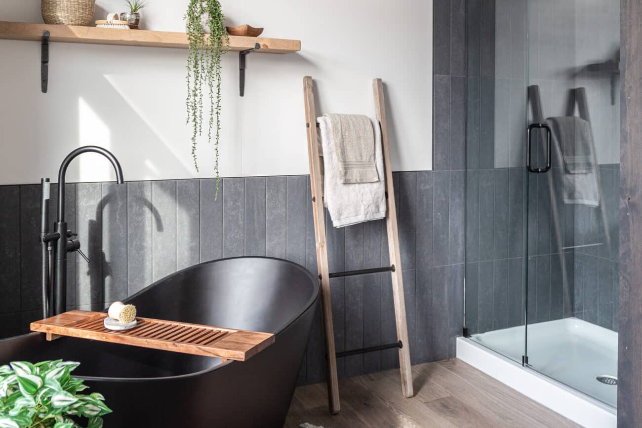 Alpine Park Model RV Bathroom with soaking tub