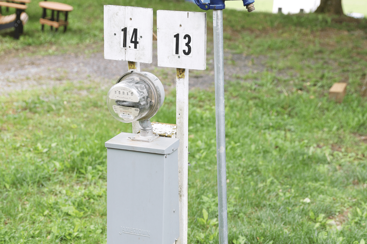 do glamping pods or bell tents require electricity