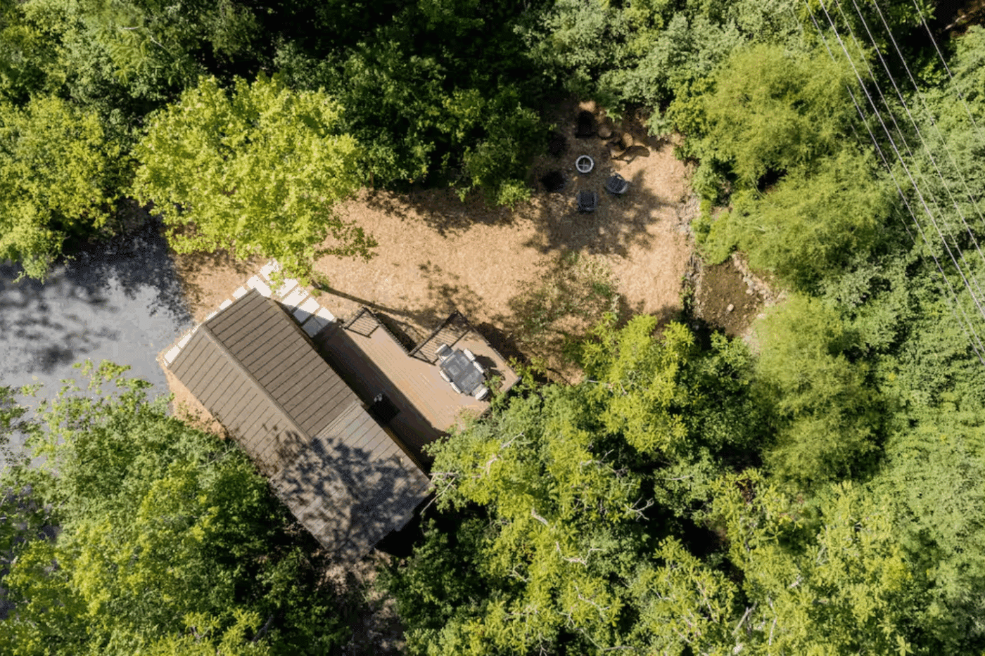 outdoor hospitality area of Pinecrest park model tiny home in