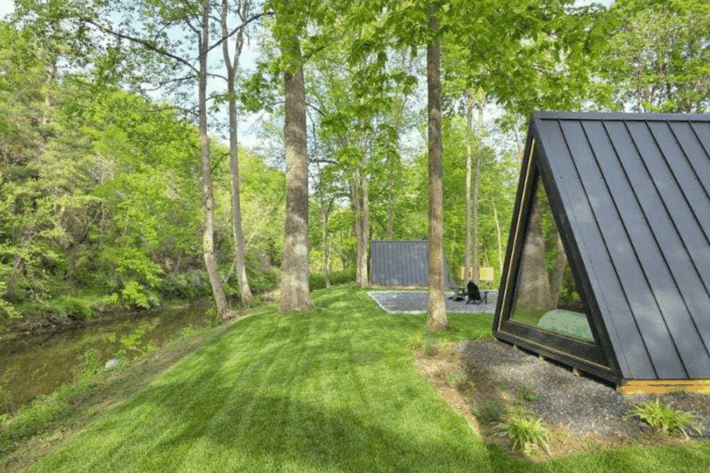 Vista glamping pods in Augusta West Virginia along creek side