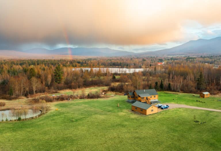 musketeer cabin jefferson nh with rainbow