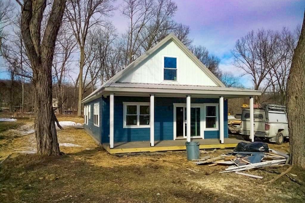 modern cabin in Ithaca 1