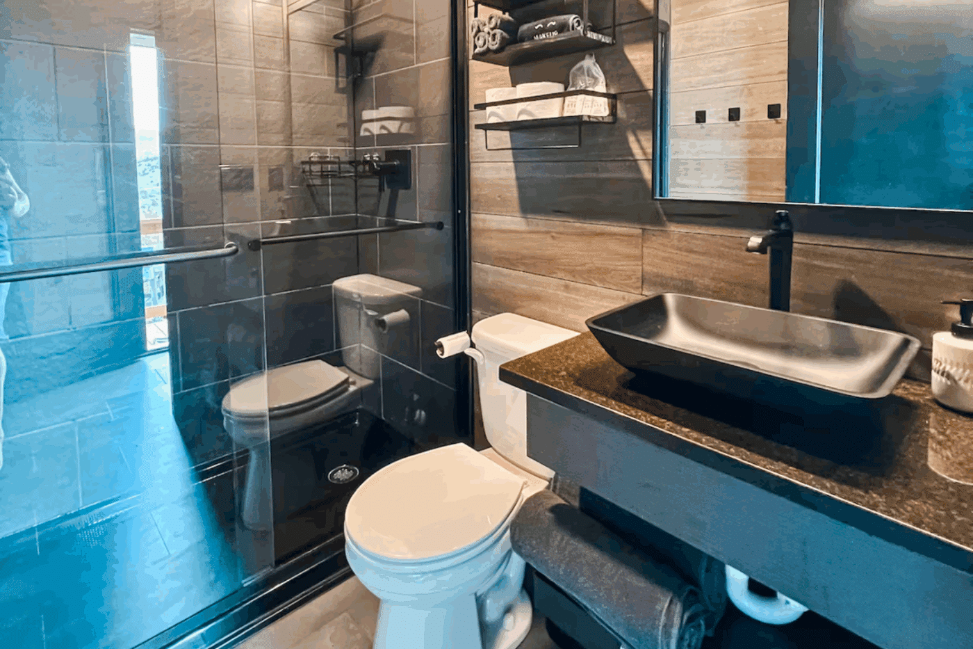 Bathroom of Rockwood park model tiny home in Cañon City Colorado Overlook 3