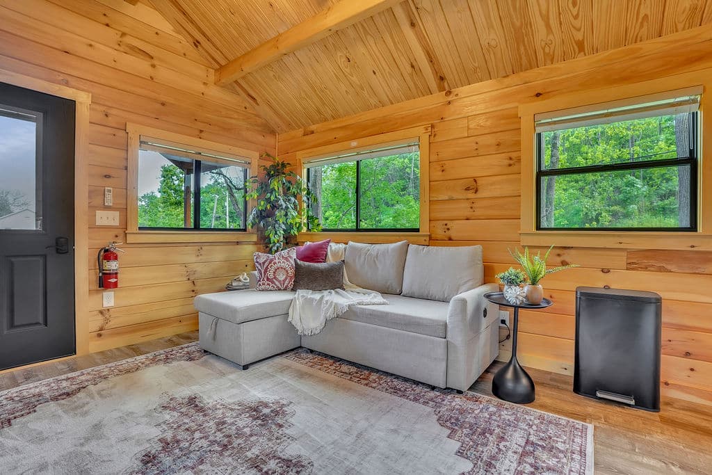 Aspen Park Model Home in Herndon PA Living room