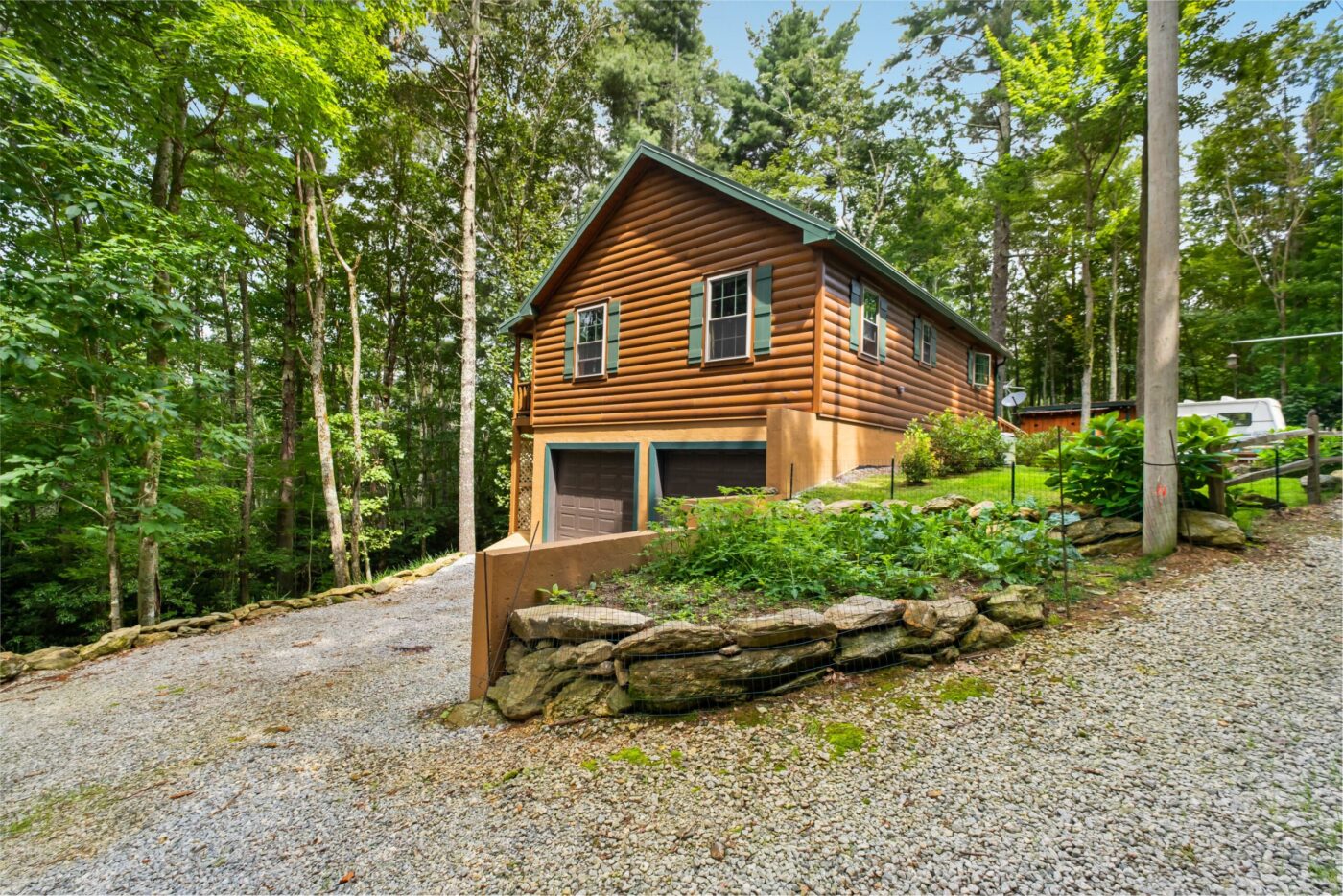 musketeer log cabin in South Carolina