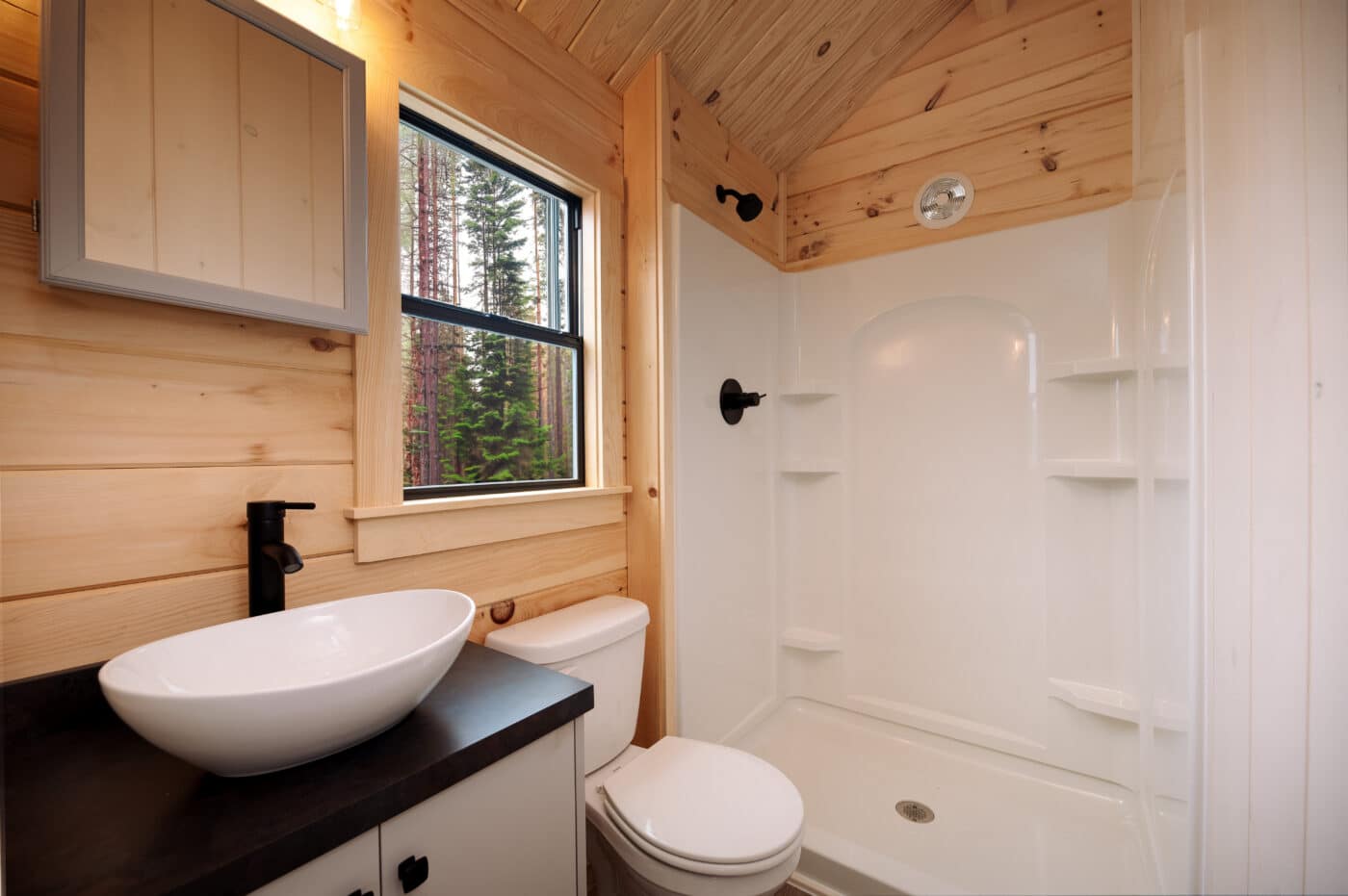 PINECREST BATHROOM 6