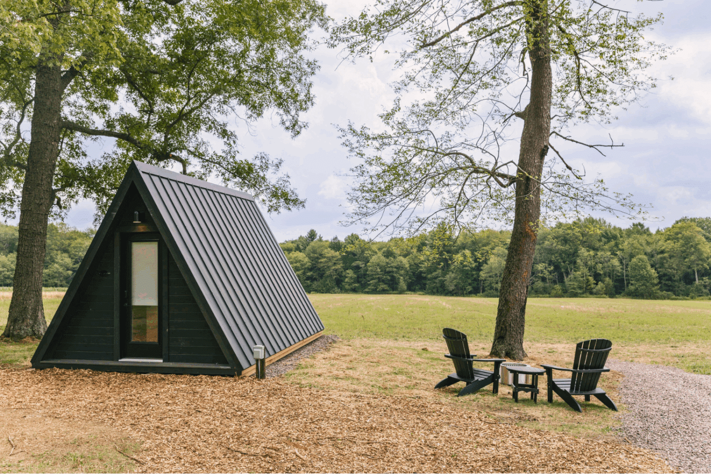 Vista Glamping pod with outdoor fire pit in Friedens pa