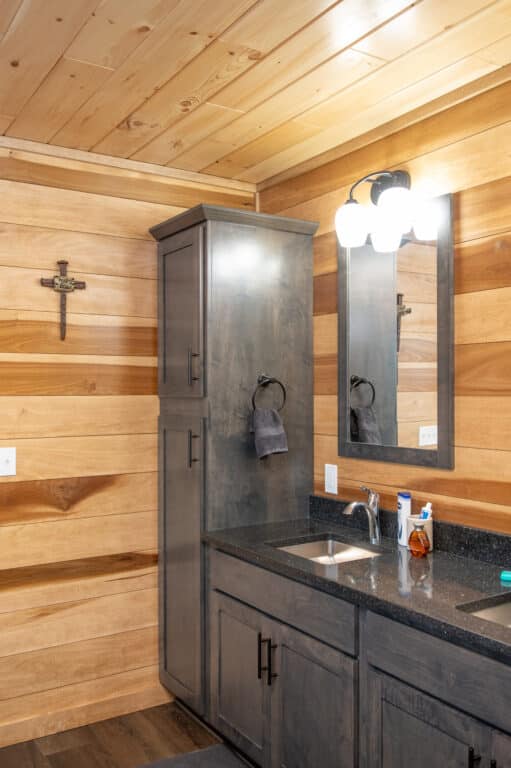 Avon Modern Cabin in Natoma, KS 6