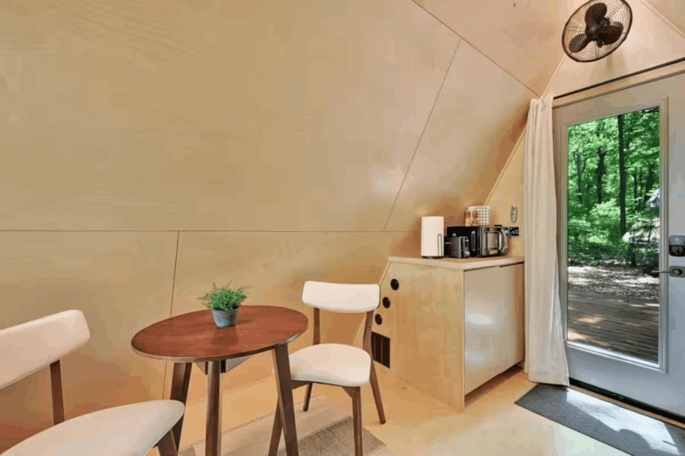 dining area or vista glamping pod built and designs by Psy Homes located in Atglen Pa