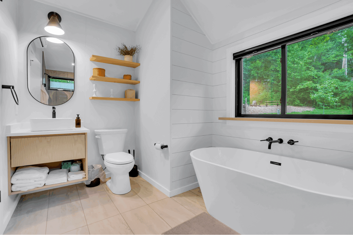 luxury bathroom in Alexandria Pa at site 19 of Green Hill park resort and campground