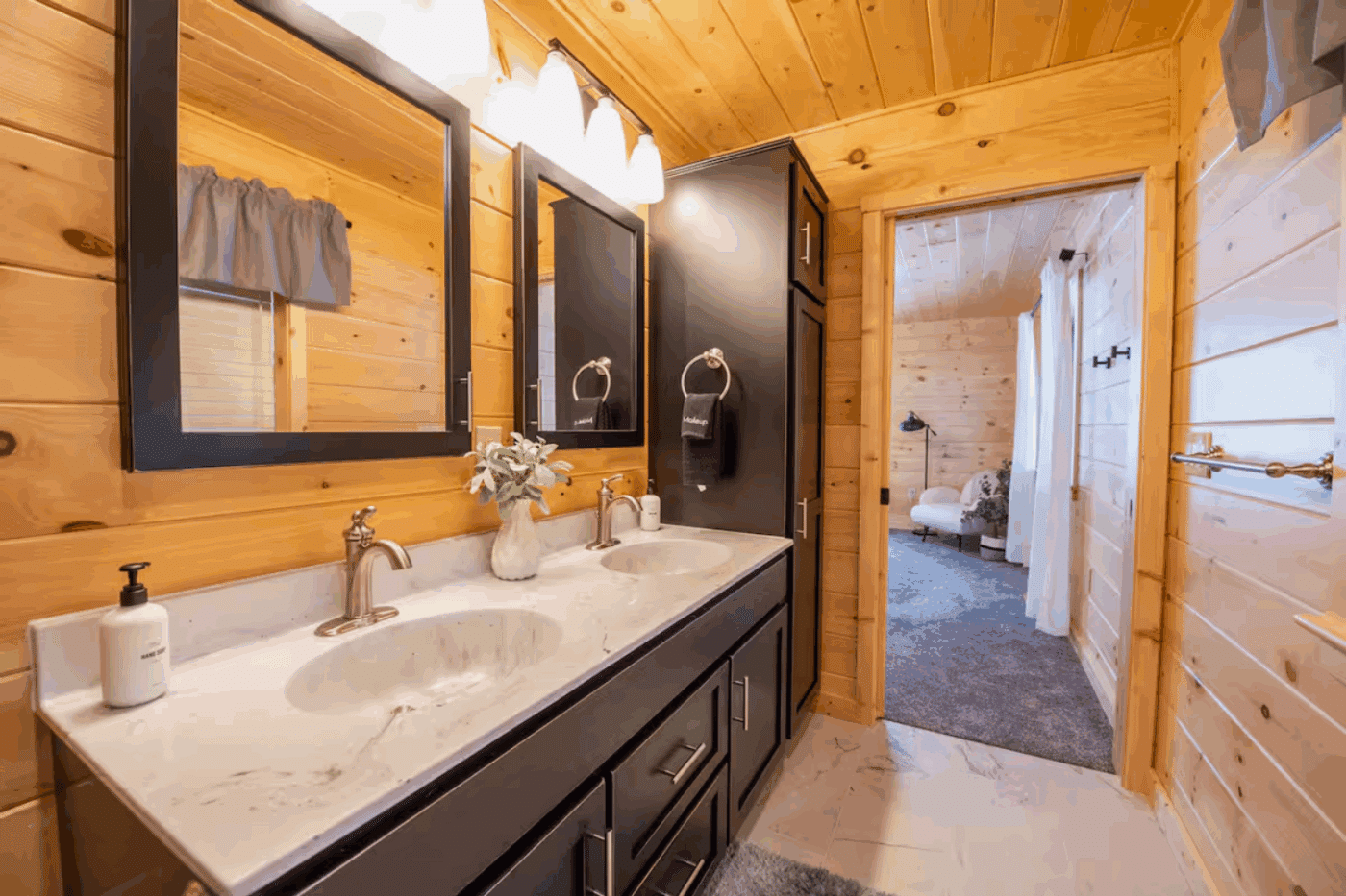Master bathroom of Mountaineer Deluxe in Sarnac Lake New York