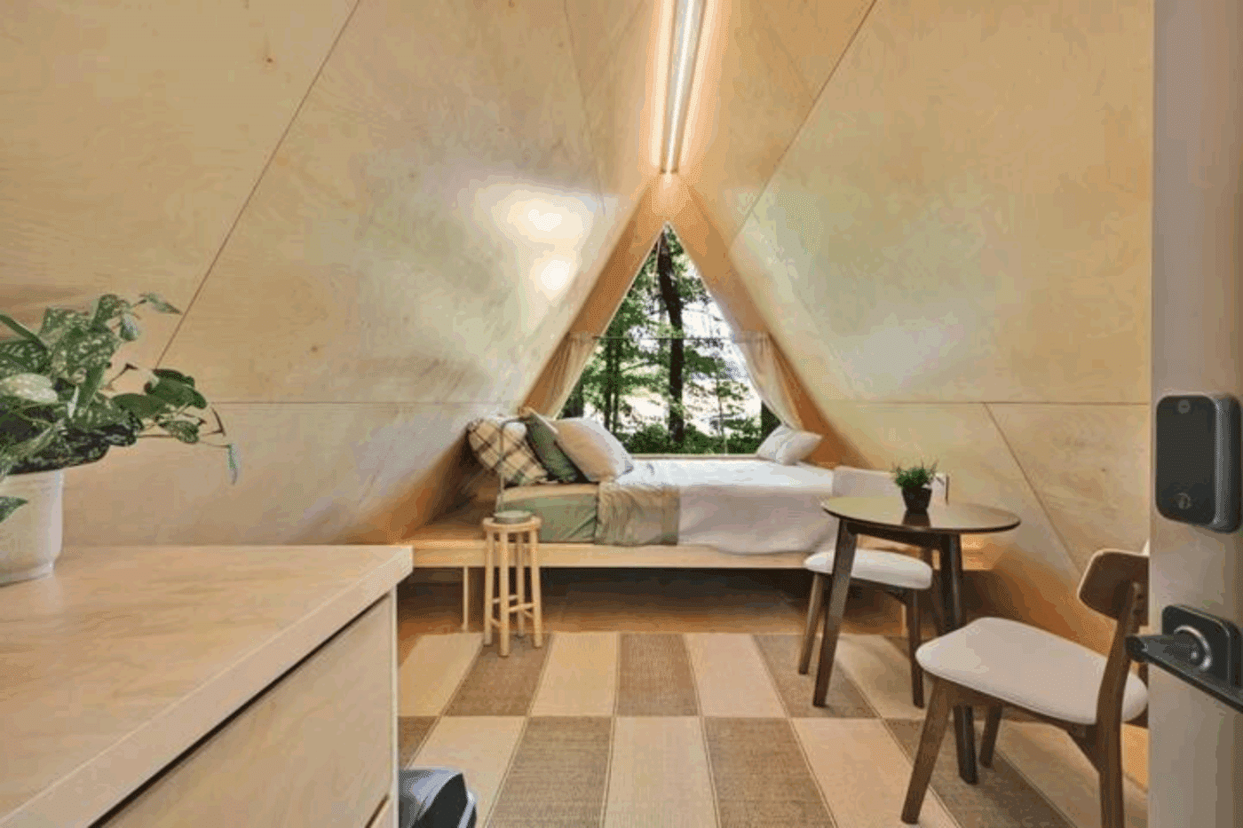 full view of Vista glamping pod in Atglen pa built and designed by Psy Homes