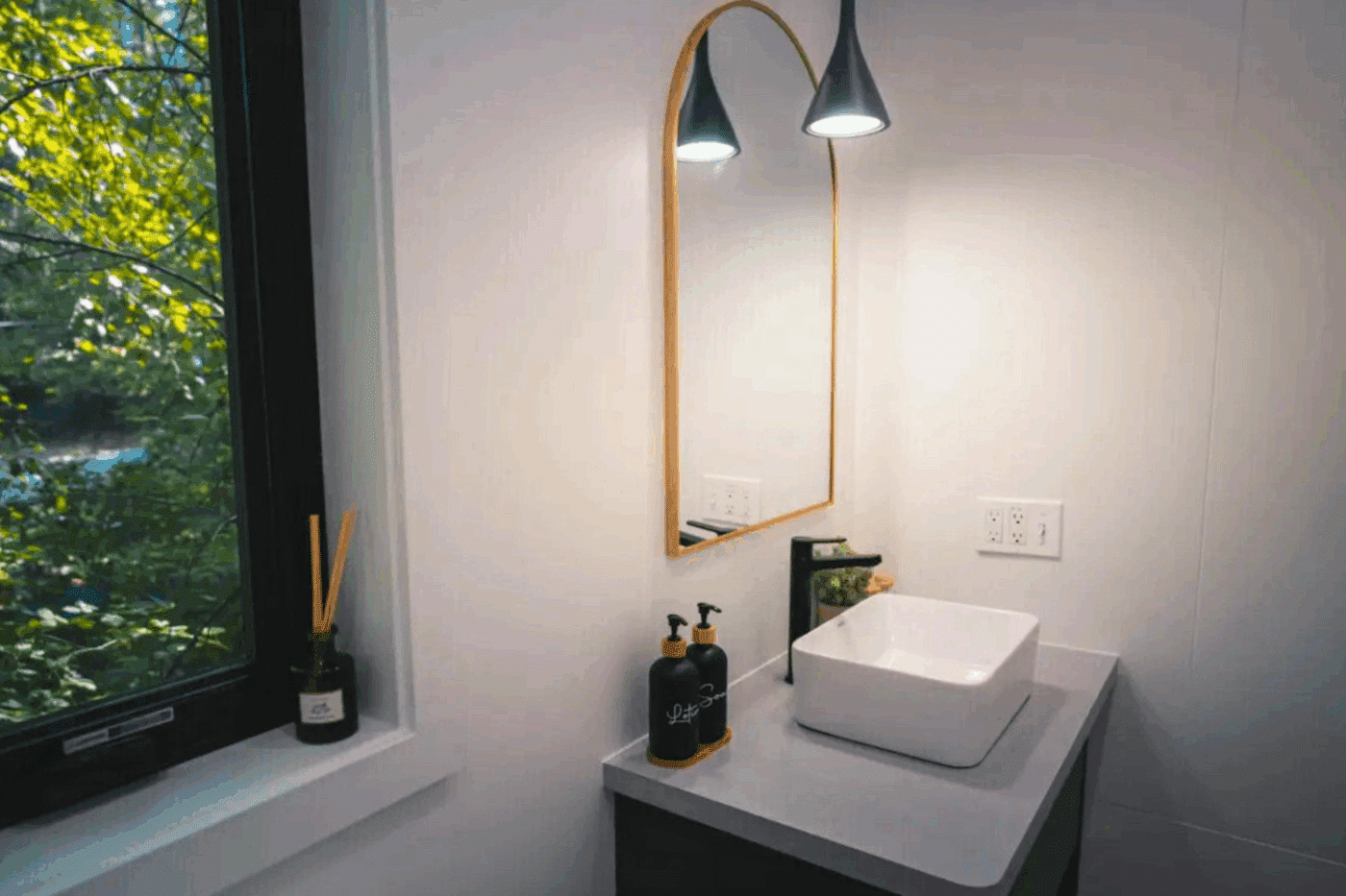 Luxury A frame park model bathroom in Skykomish Washington built by zook cabins