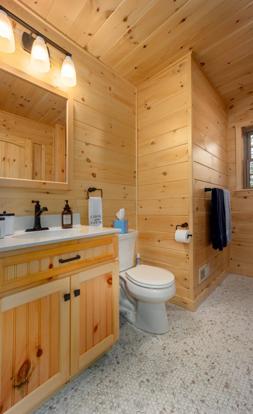 28x48 Mountaineer Wardensville VA Bath Room