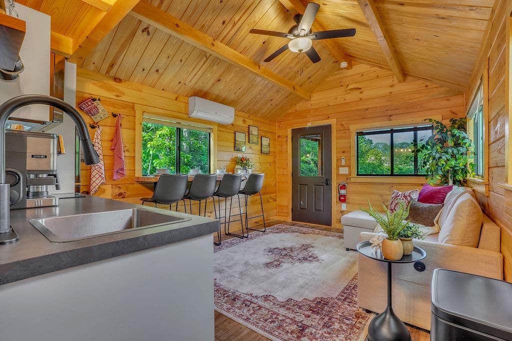 Aspen Park Model Home in Herndon PA Living area