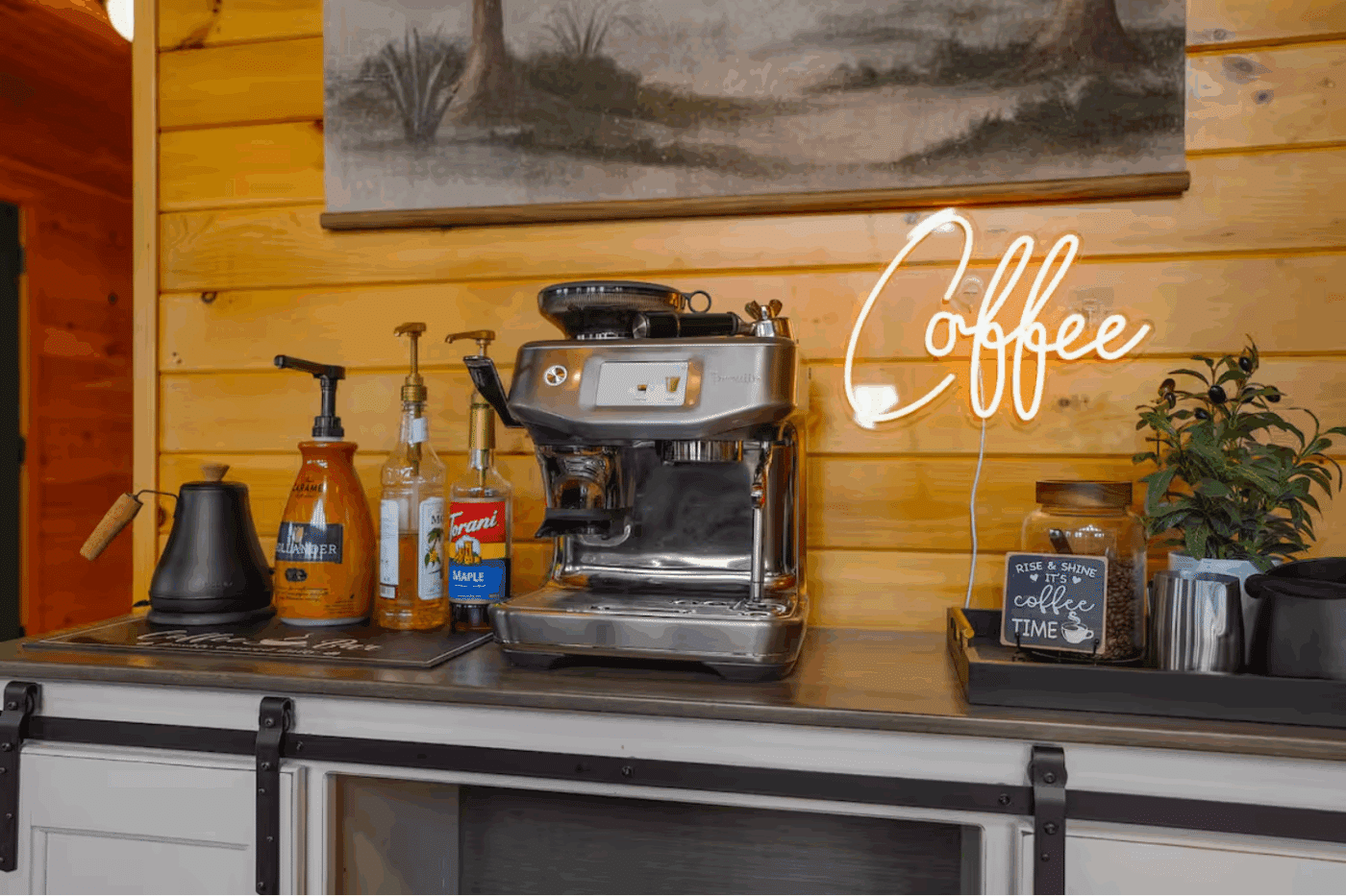 hospitality nook in Mountaineer Deluxe built and designed by Zook cabins in warfordsburg pa