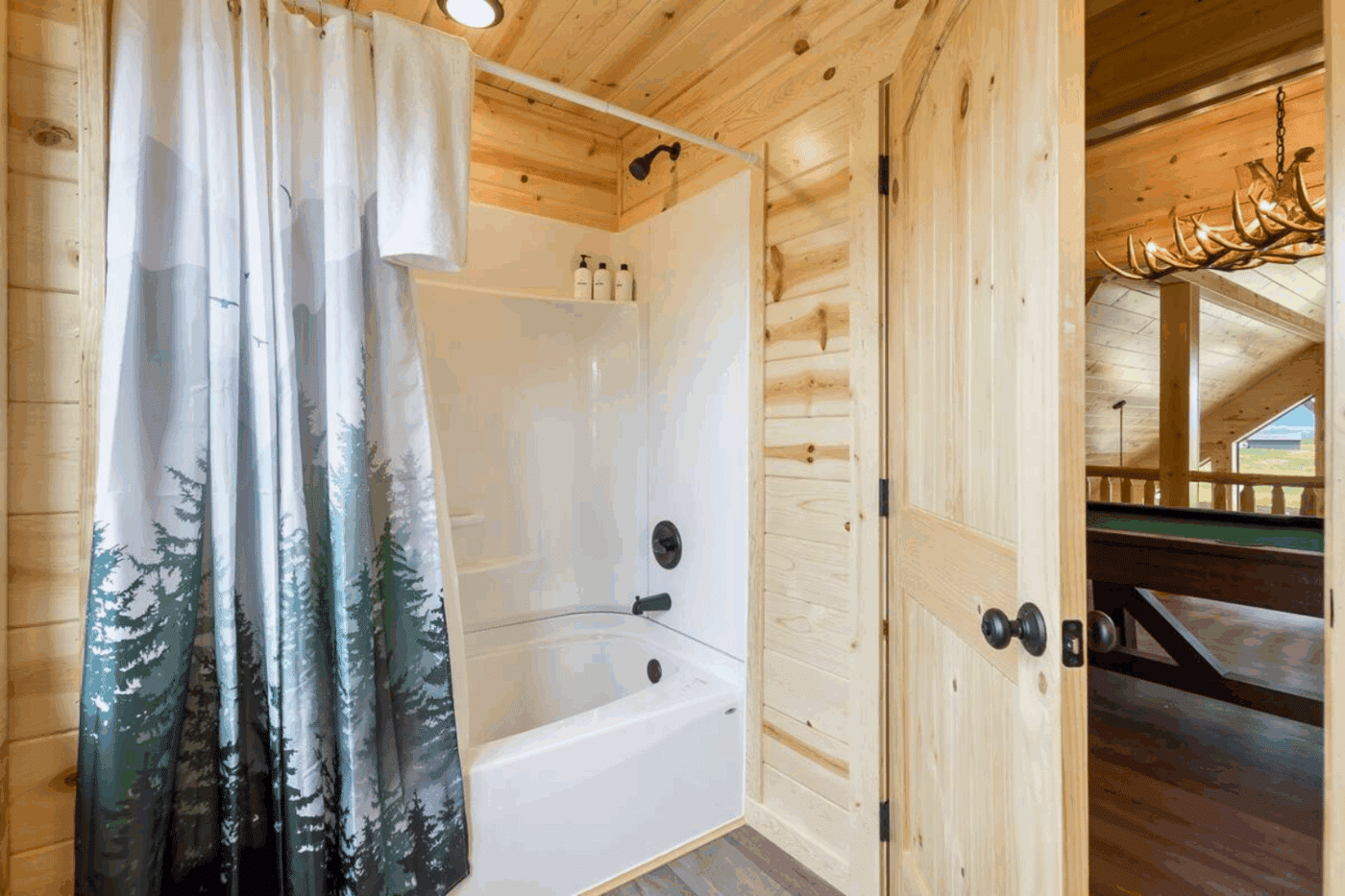 bathroom 3 on second floor of Canyon lodge in Driggs ID