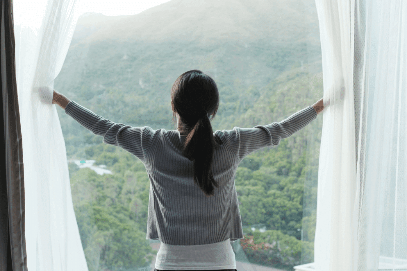 how to elimate must smells from stagnant air