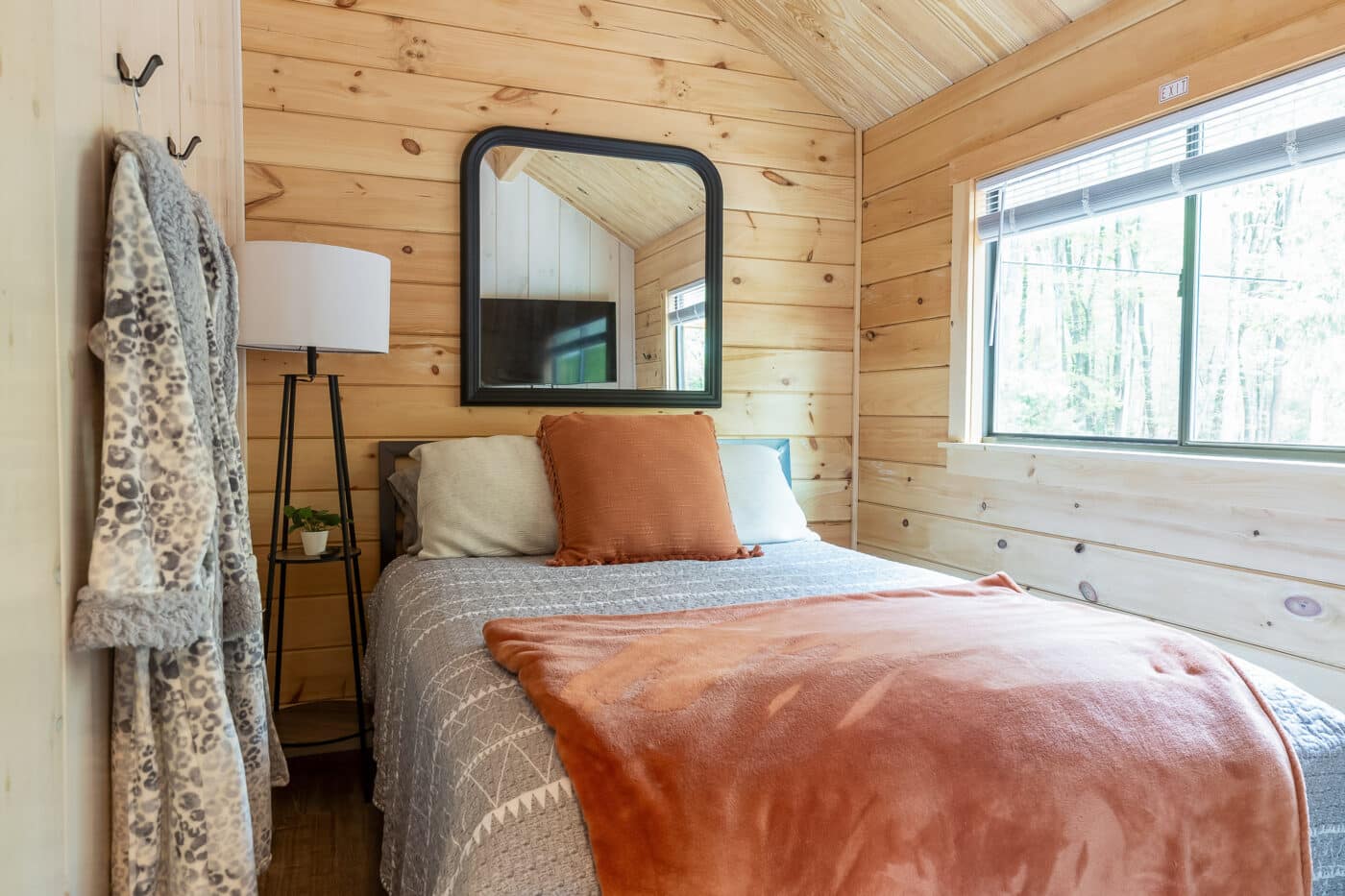 Pinecrest Log Park Model Bedroom