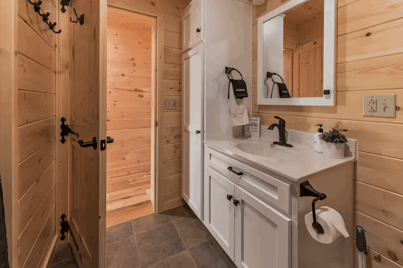 Vermontville New York Log Cabin Mountaineer Deluxe built and delivered by Psy Homes