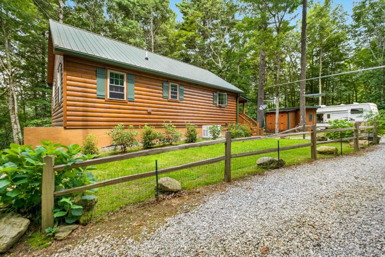 Musketeer Log Home in Cullowhee NC