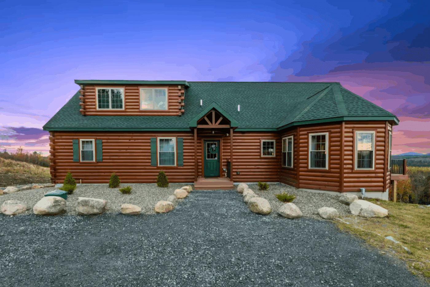 Mountaineer Deluxe In Sarnac Lake New York