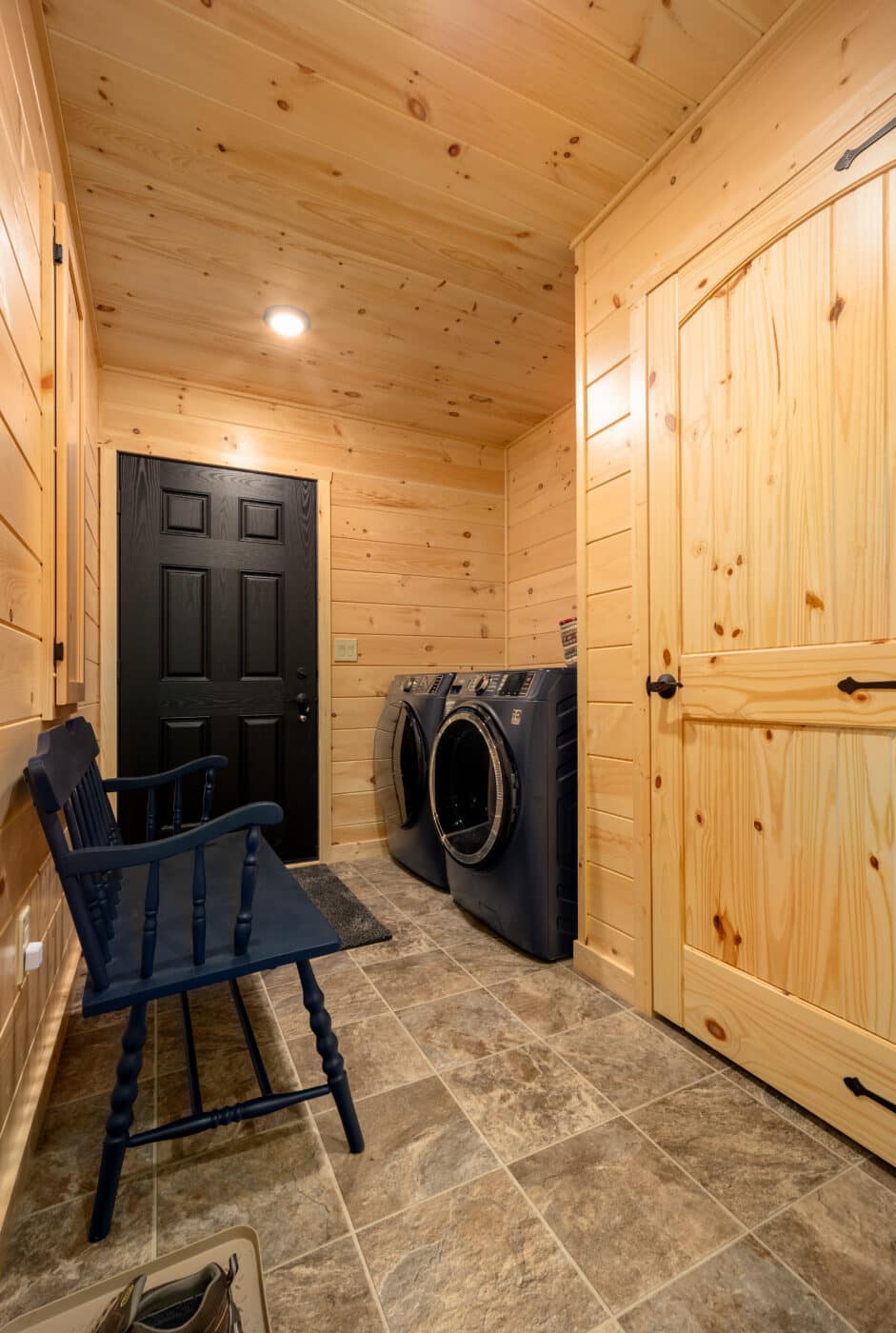 28x48 Mountaineer Wardensville VA Laundry Room