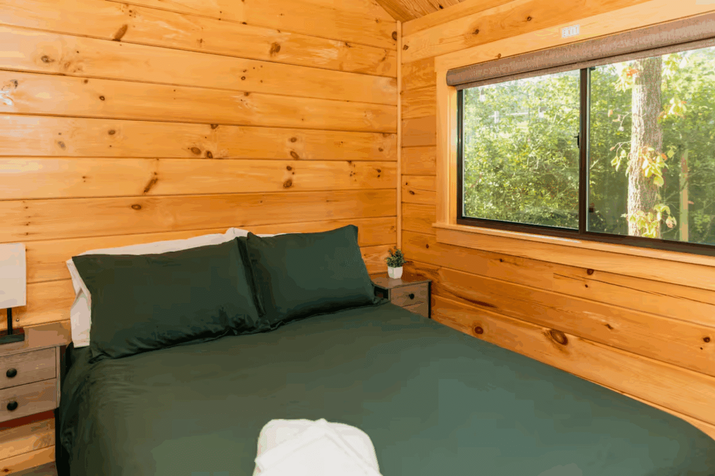 secondary bedroom of Pinecrest park model in James Creek Pa