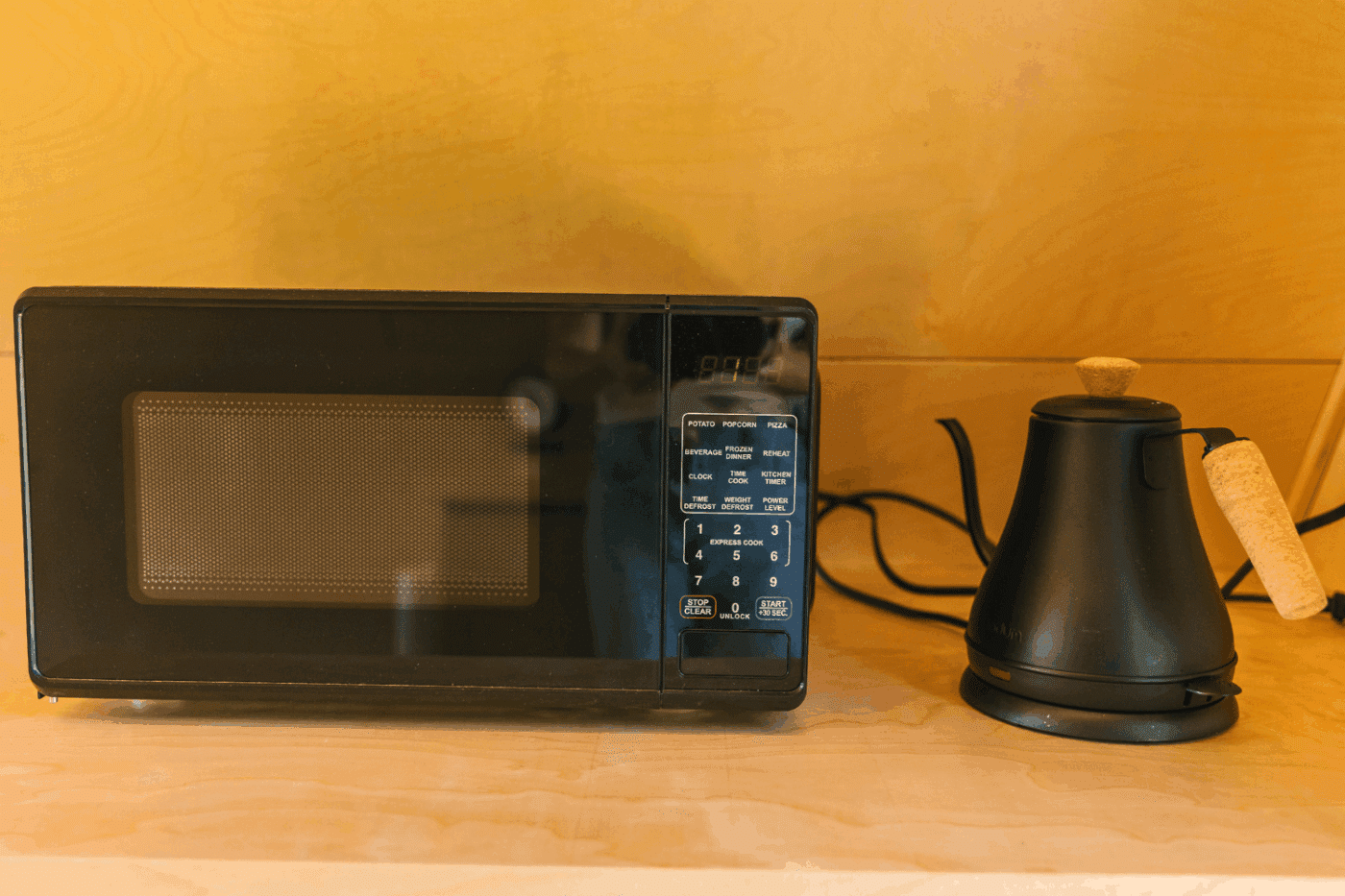 kitchenette of vista glamping pod in friedens pa