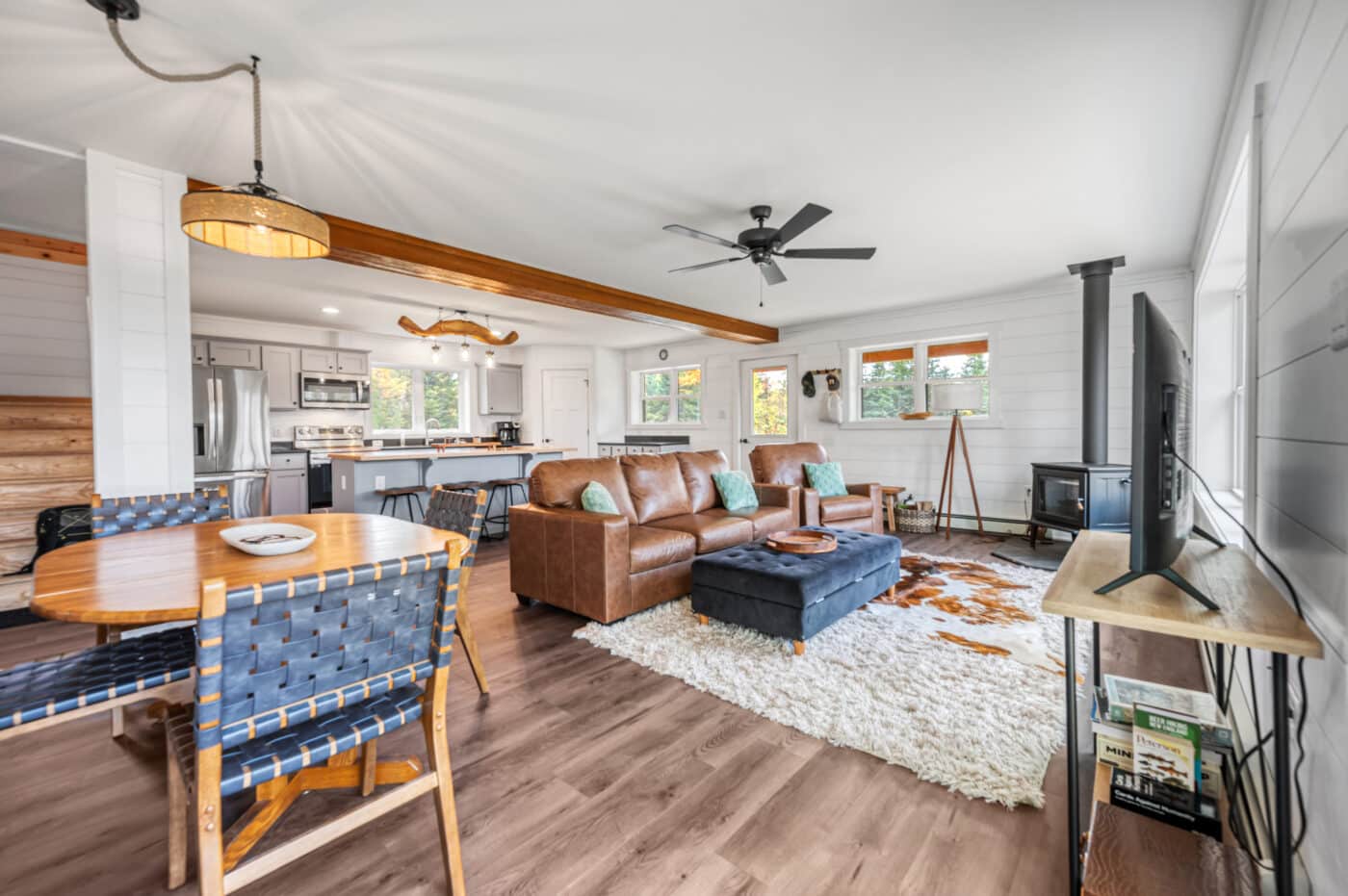 28x40 Avon in Whitefield NH great room