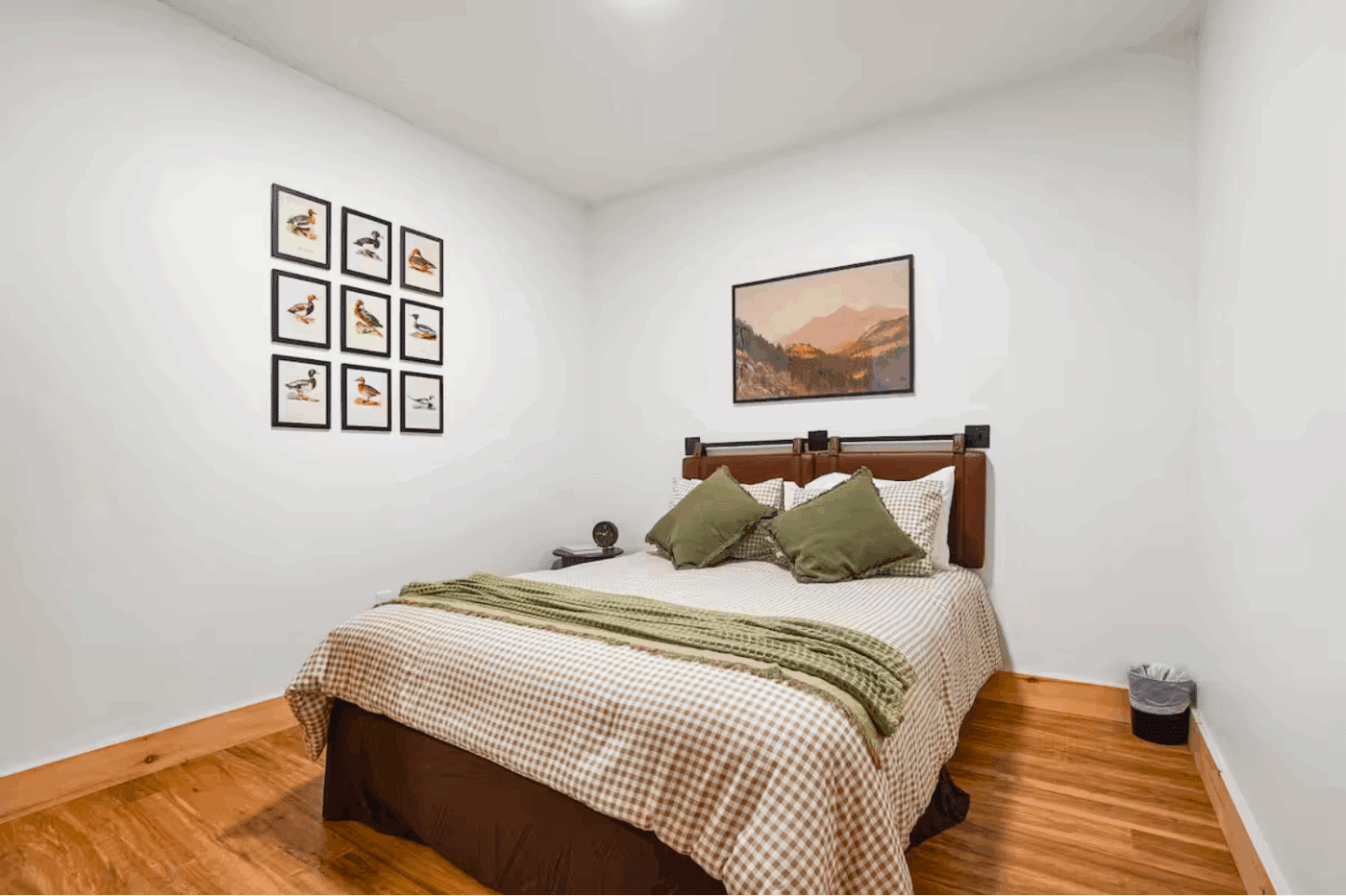 bedroom 8 in customer finished Log Mountaineer Deluxe basement built and delivered by Psy Homes in warfordsburg Pa