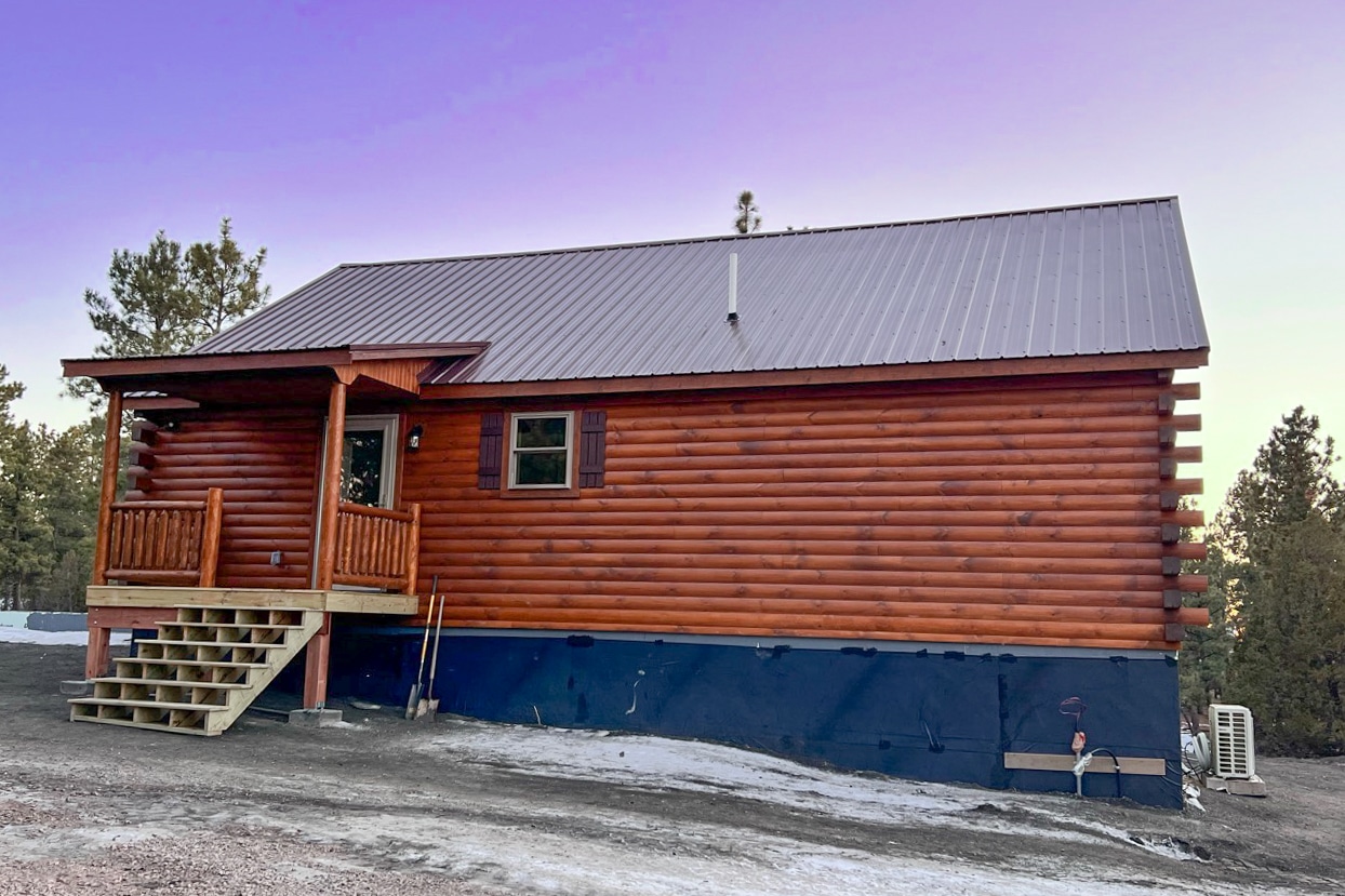prefab cabin in Upton WY3